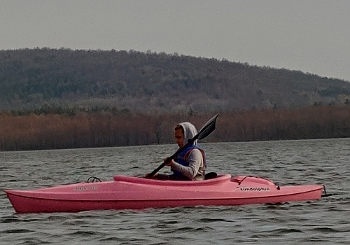 gal_in_kayak